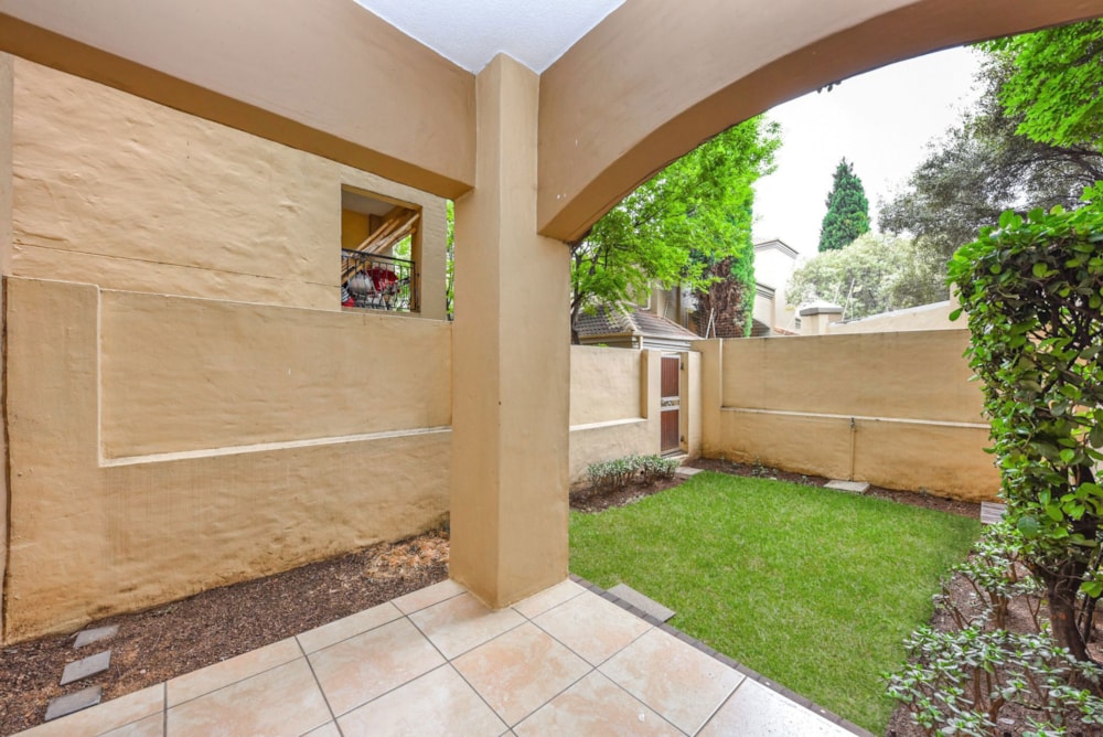 Bachelor apartment for sale in Lonehill - FW1699605 Bachelor apartment for sale in Lonehill - FW1699605