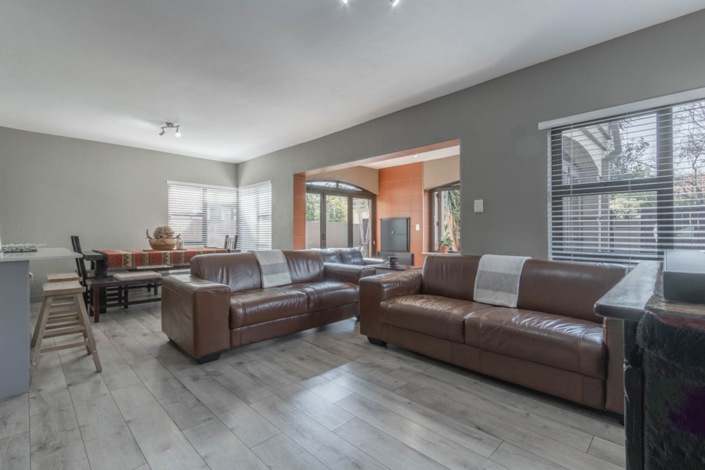 House for sale in Glen Marais - KTP1712321 House for sale in Glen Marais - KTP1712321