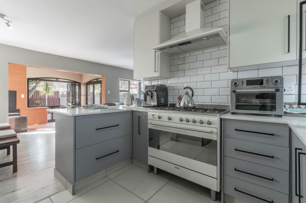 House for sale in Glen Marais - KTP1712321 House for sale in Glen Marais - KTP1712321