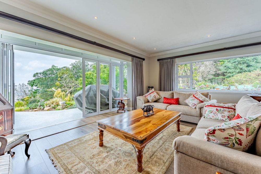 Double-storey house for sale in Kloof - 1KF1705325 Double-storey house for sale in Kloof - 1KF1705325