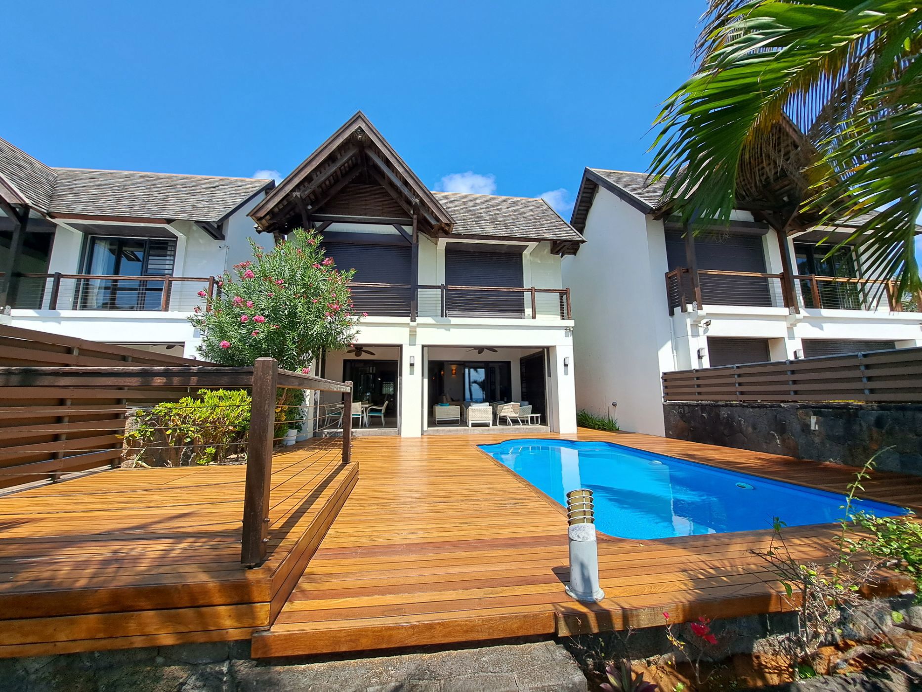 Beachfront villa to rent in Pointe aux Canonniers, Mauritius - MPR1558681