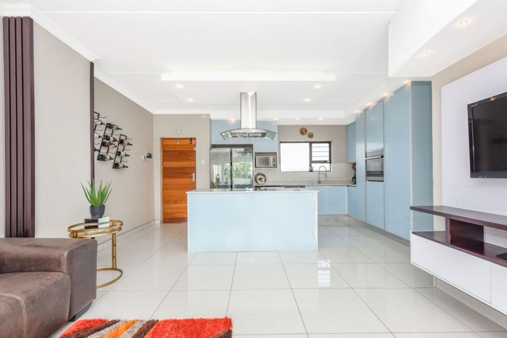 Townhouse for sale in Paulshof - FW1718059 Townhouse for sale in Paulshof - FW1718059