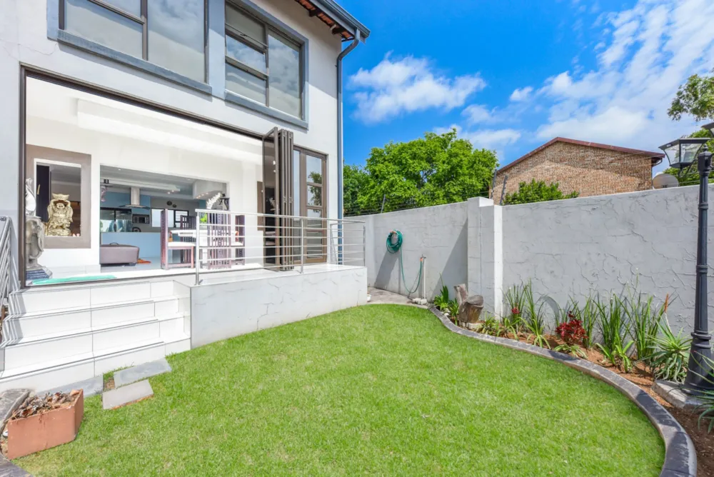 Townhouse for sale in Paulshof - FW1718059