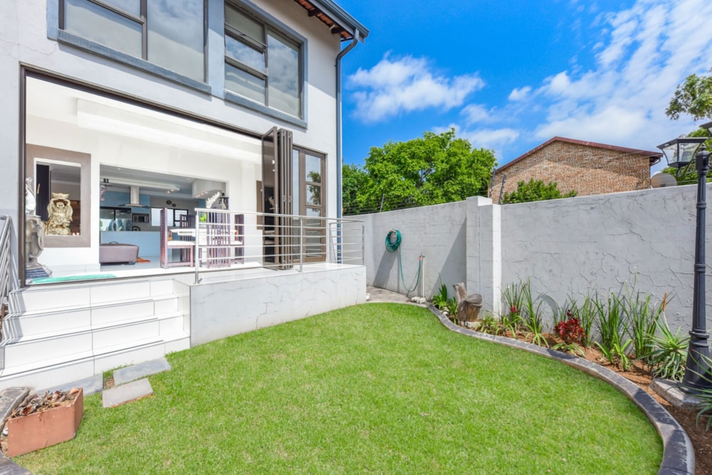 Townhouse for sale in Paulshof - FW1718059 Townhouse for sale in Paulshof - FW1718059