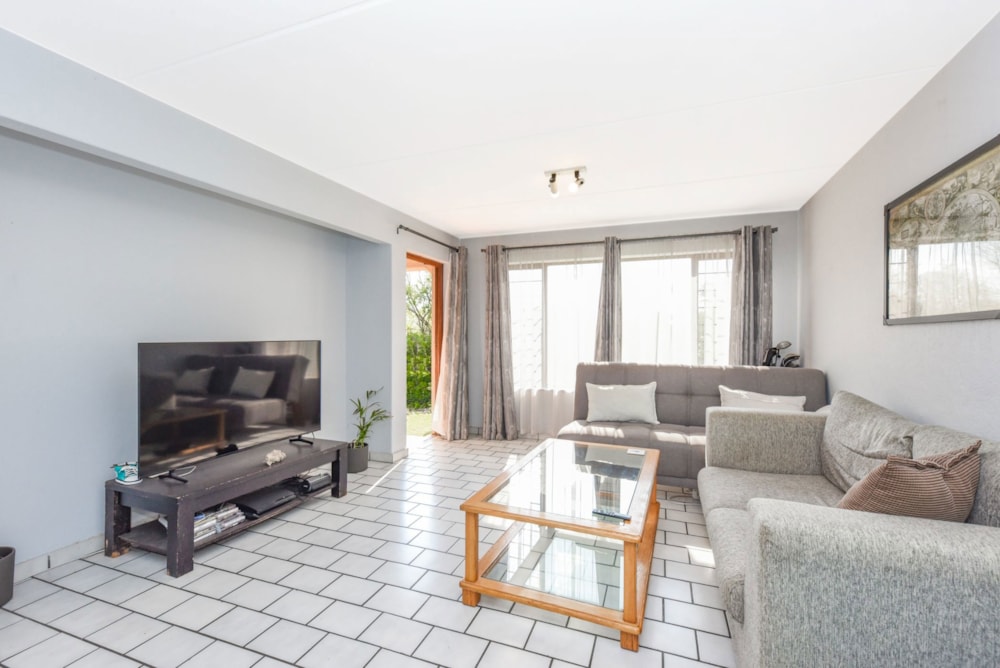 Apartment for sale in Sunninghill - FW1714610 Apartment for sale in Sunninghill - FW1714610