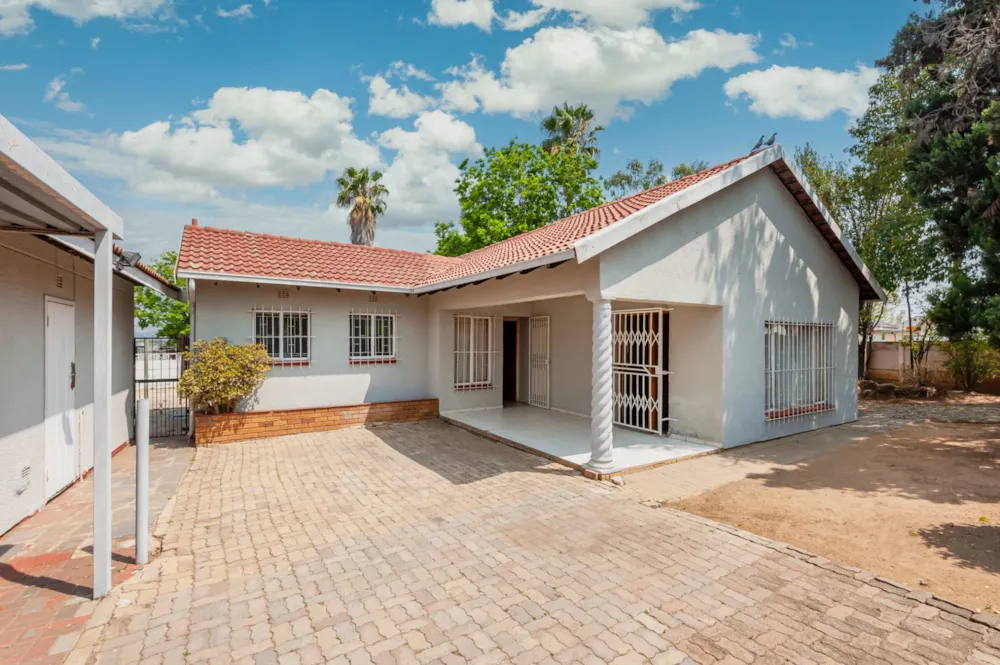 House sold in Brackendowns - 1GV1714769
