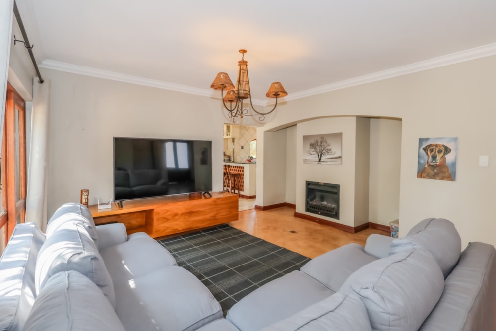 House for sale in Westlake, Hartbeespoort - 1HR1713767