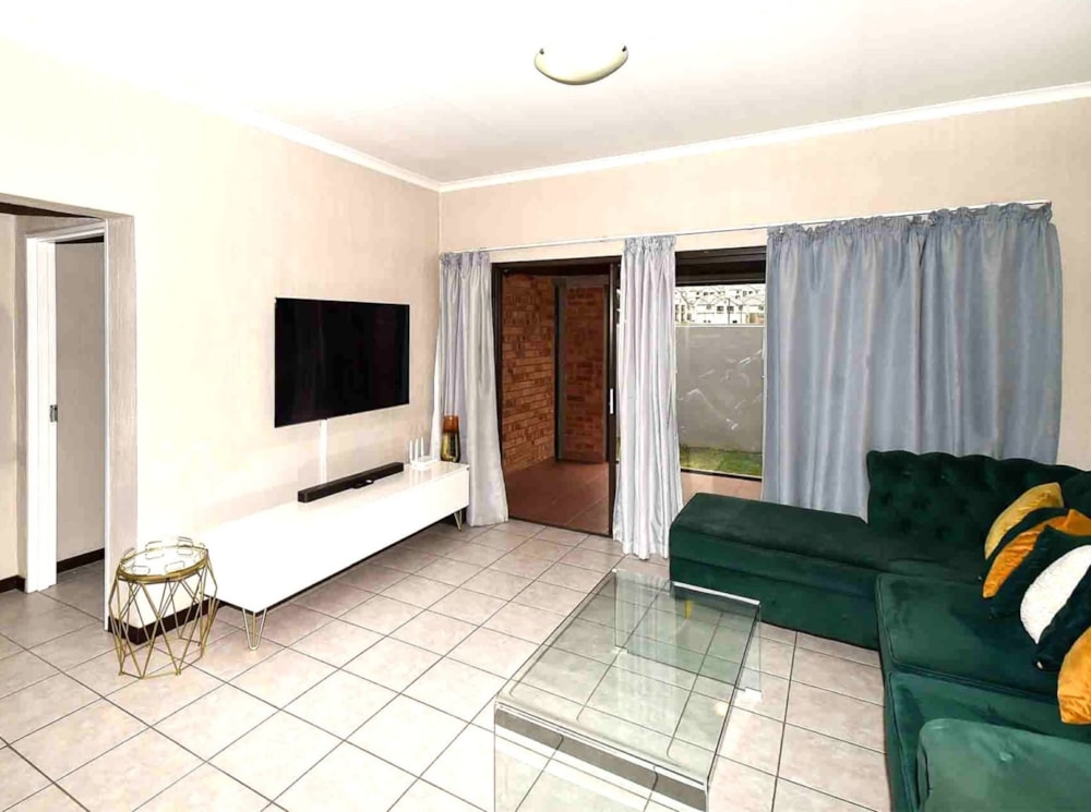 Townhouse for sale in Wilgeheuwel - RAN1715845