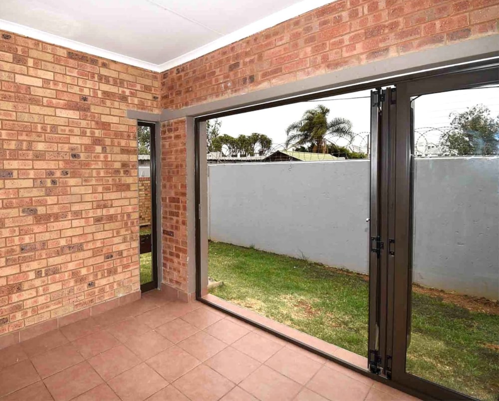 Townhouse for sale in Wilgeheuwel - RAN1715845