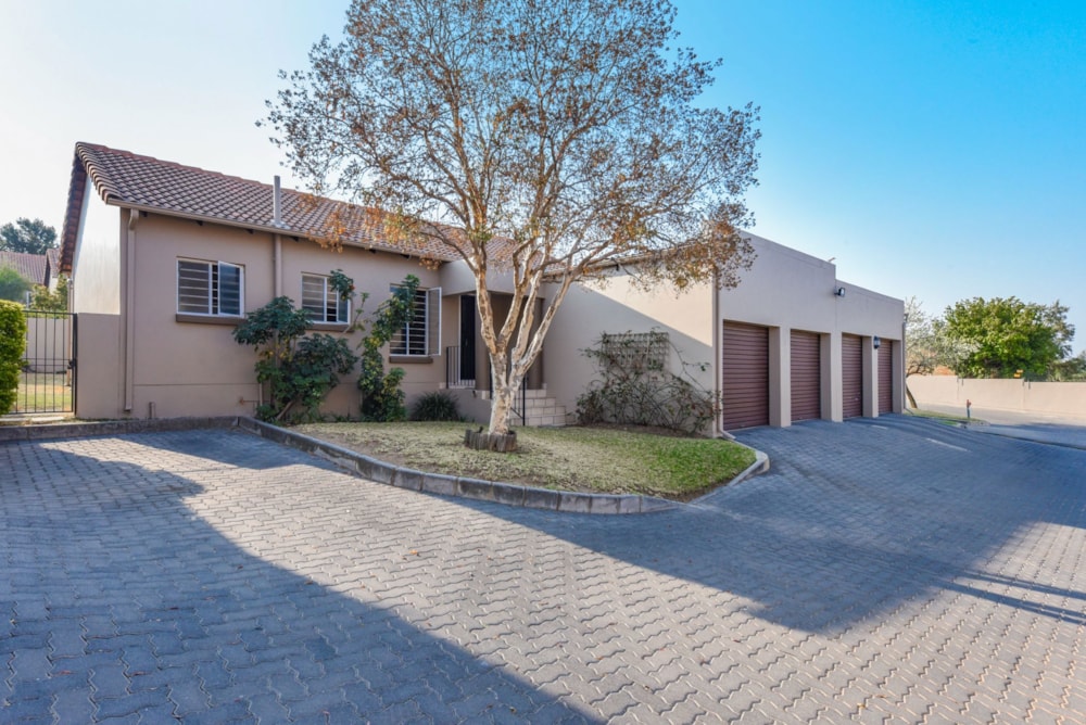 Townhouse for sale in North Riding - FW1713549 Townhouse for sale in North Riding - FW1713549