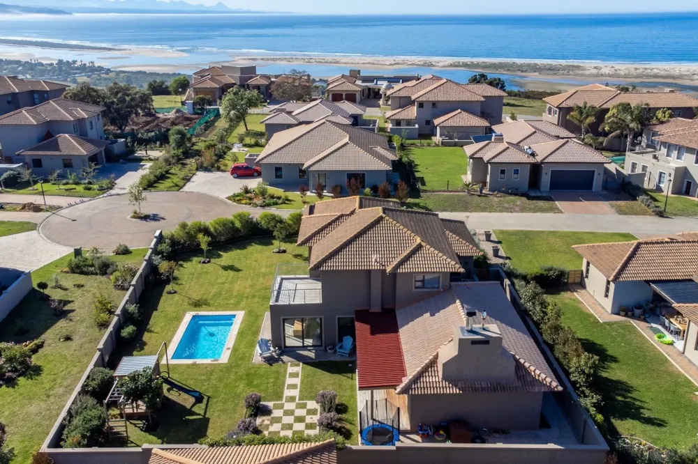 Double-storey house sold in The Hill, Plettenberg Bay - 1KG1712594 Double-storey house sold in The Hill, Plettenberg Bay - 1KG1712594