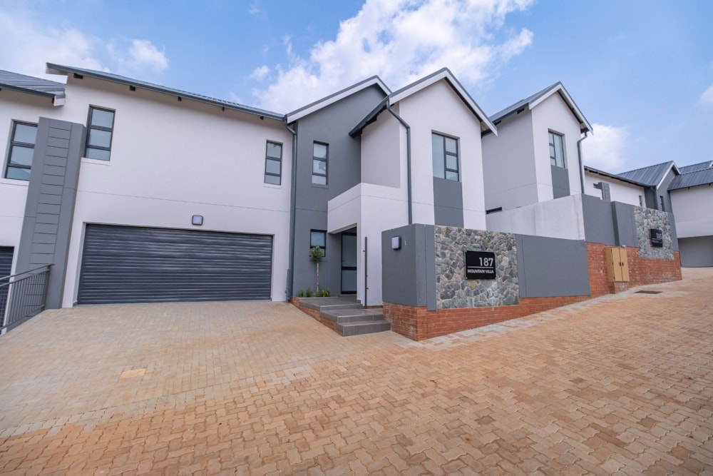 Security estate home for sale in Pinehaven - 1KR1700279 Security estate home for sale in Pinehaven - 1KR1700279