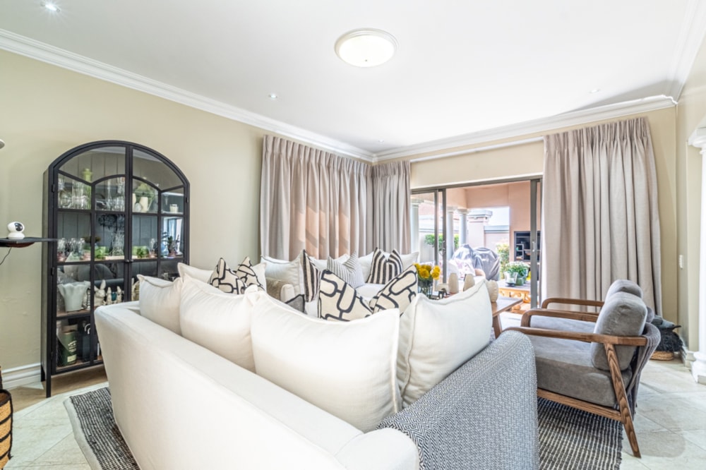 Cluster let in Hyde Park, Sandton - JBL1717063 Cluster let in Hyde Park, Sandton - JBL1717063