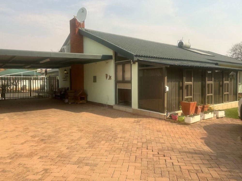 House for sale in Lakeview, Welkom - 1WM1715910 House for sale in Lakeview, Welkom - 1WM1715910