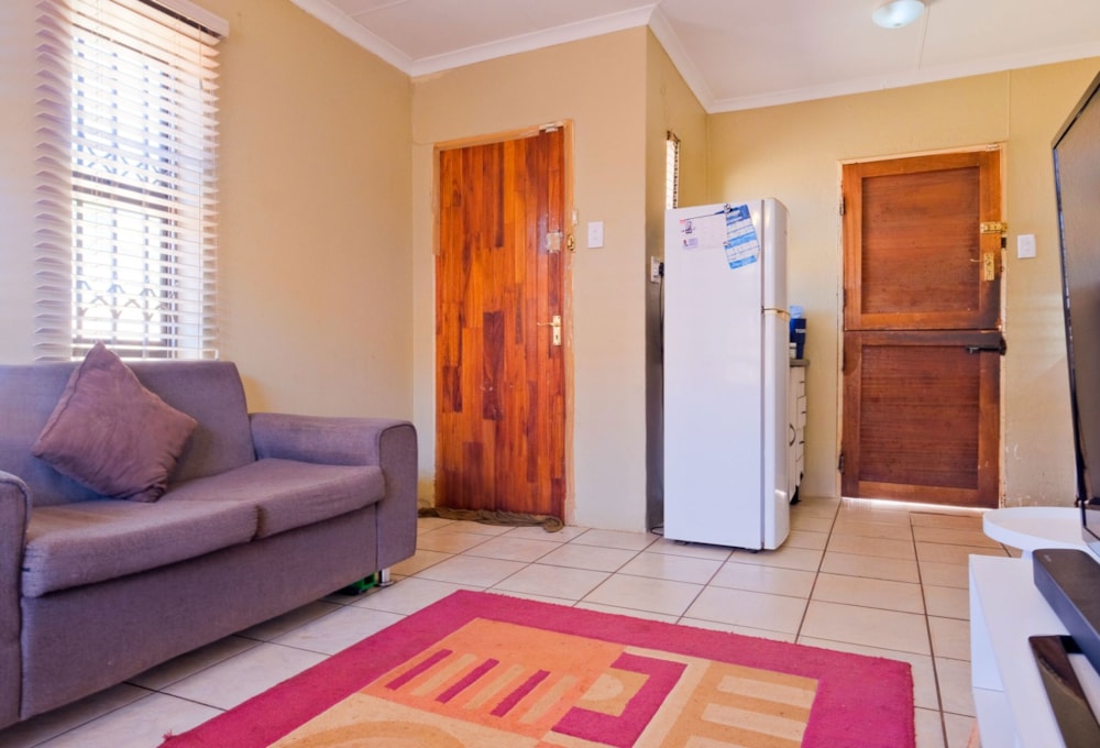 House for sale in Protea Glen - RDT1714348