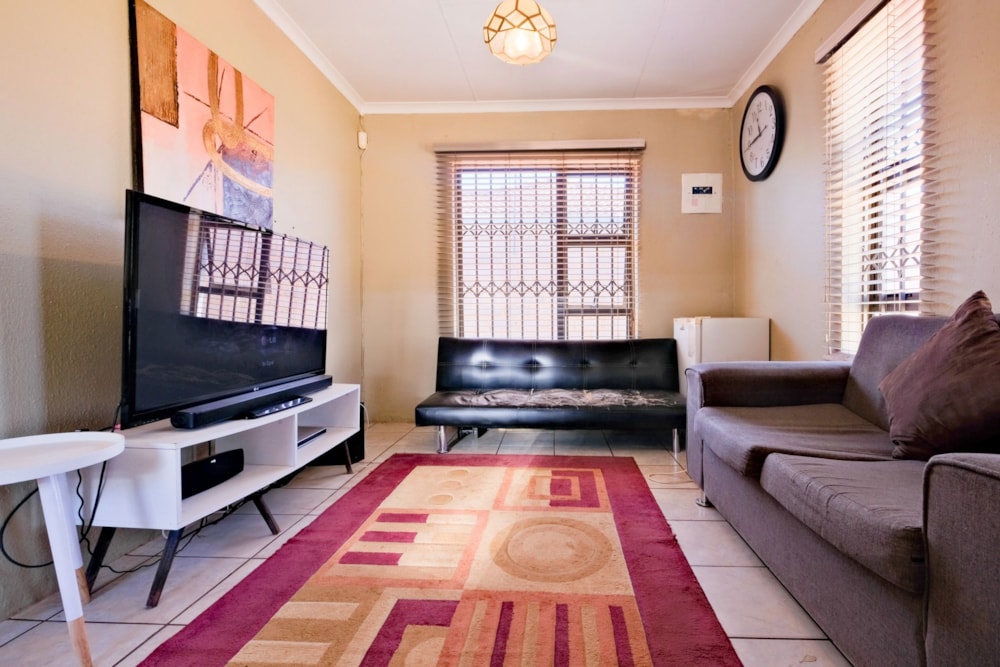 House for sale in Protea Glen - RDT1714348