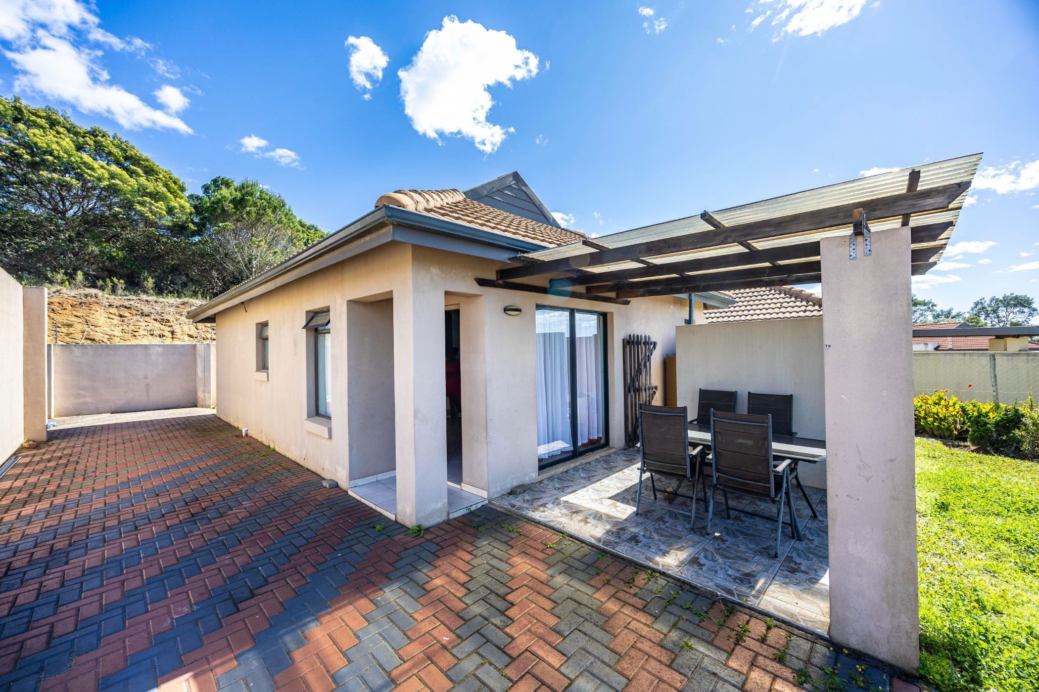 House for sale in Kidds Beach - 1EZ1715710