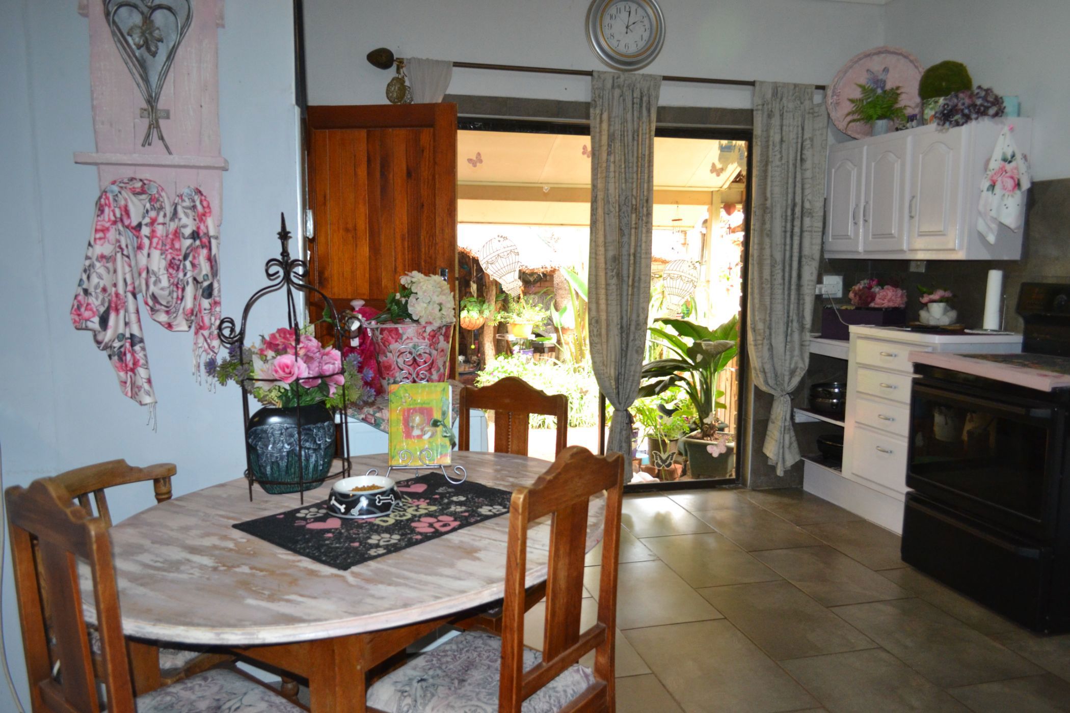 House for sale in Mookgopong (Naboomspruit) - 1MDM1645342