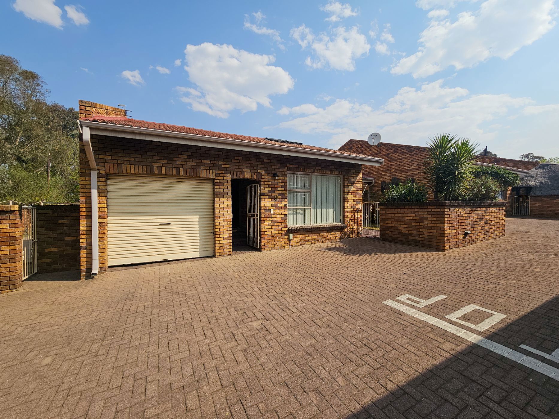 Townhouse for sale in Dalpark Ext 1 - 1BJ1713461