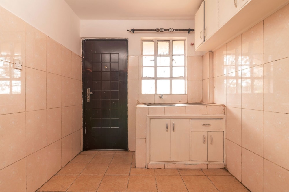 Multi-storey apartment for sale in Nairobi West, Kenya - 3KE1712613