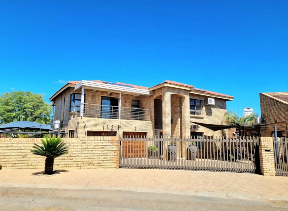 House for sale in Roylglen - 1KJ1714087 House for sale in Roylglen - 1KJ1714087