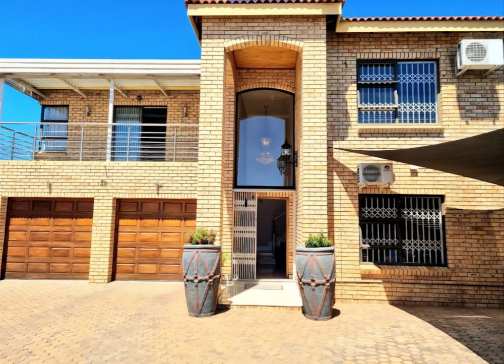 House for sale in Roylglen - 1KJ1714087 House for sale in Roylglen - 1KJ1714087