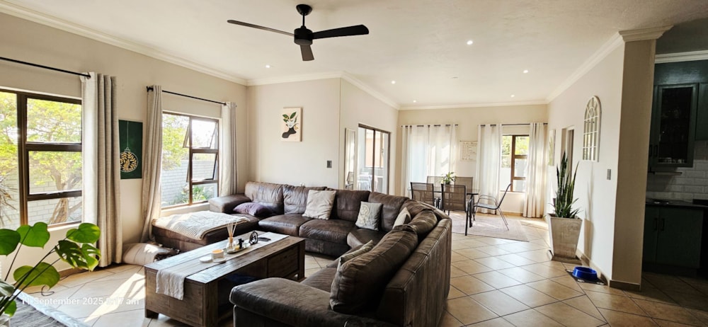 Townhouse for sale in Midstream Estate - CN1714382