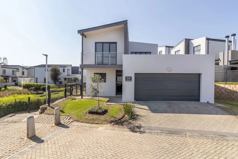 Security complex home sold in Protea Heights - 1BC1726096 Security complex home sold in Protea Heights - 1BC1726096