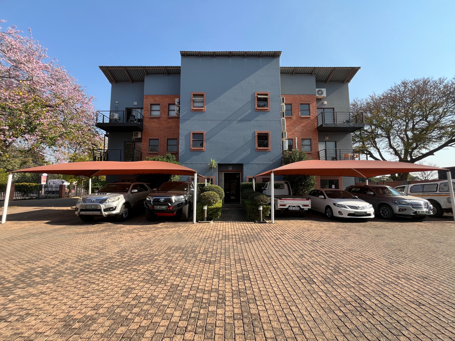 Commercial office to rent in Rustenburg - 1RU1689396
