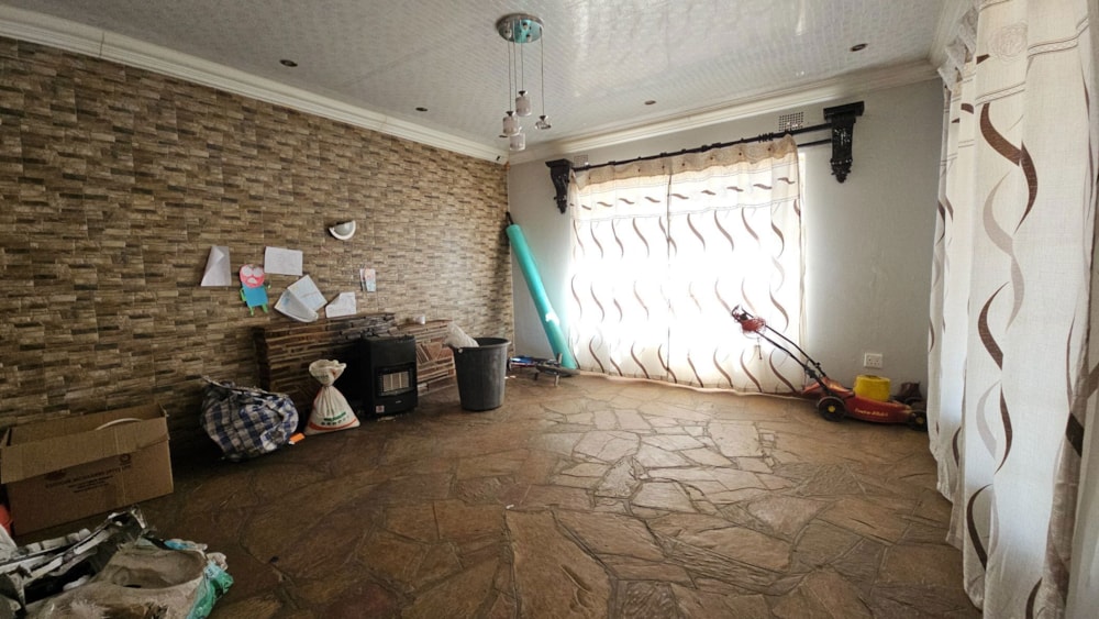 Smallholding for sale in Homelands - 1VT1714067