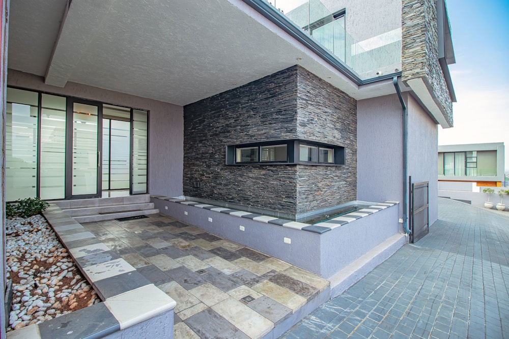 Security estate home for sale in Midstream Estate - CN1715711 Security estate home for sale in Midstream Estate - CN1715711