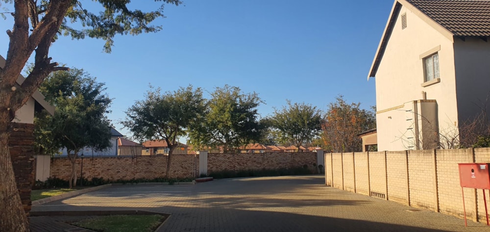 House for sale in Pretoria East - PT1716345 House for sale in Pretoria East - PT1716345