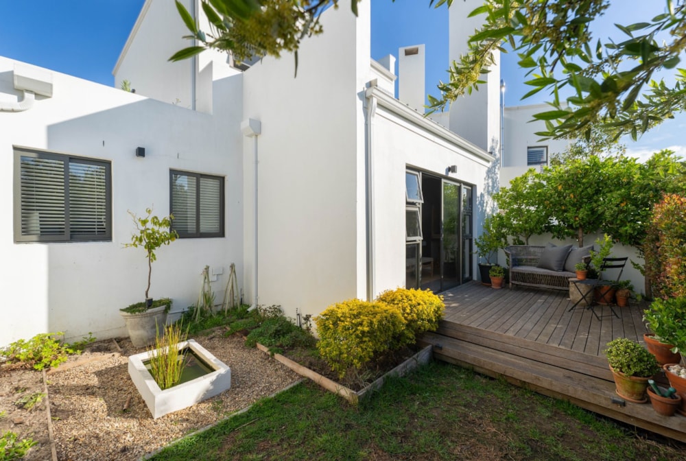 Townhouse for sale in Croydon Gardens Estate - SW1714535 Townhouse for sale in Croydon Gardens Estate - SW1714535