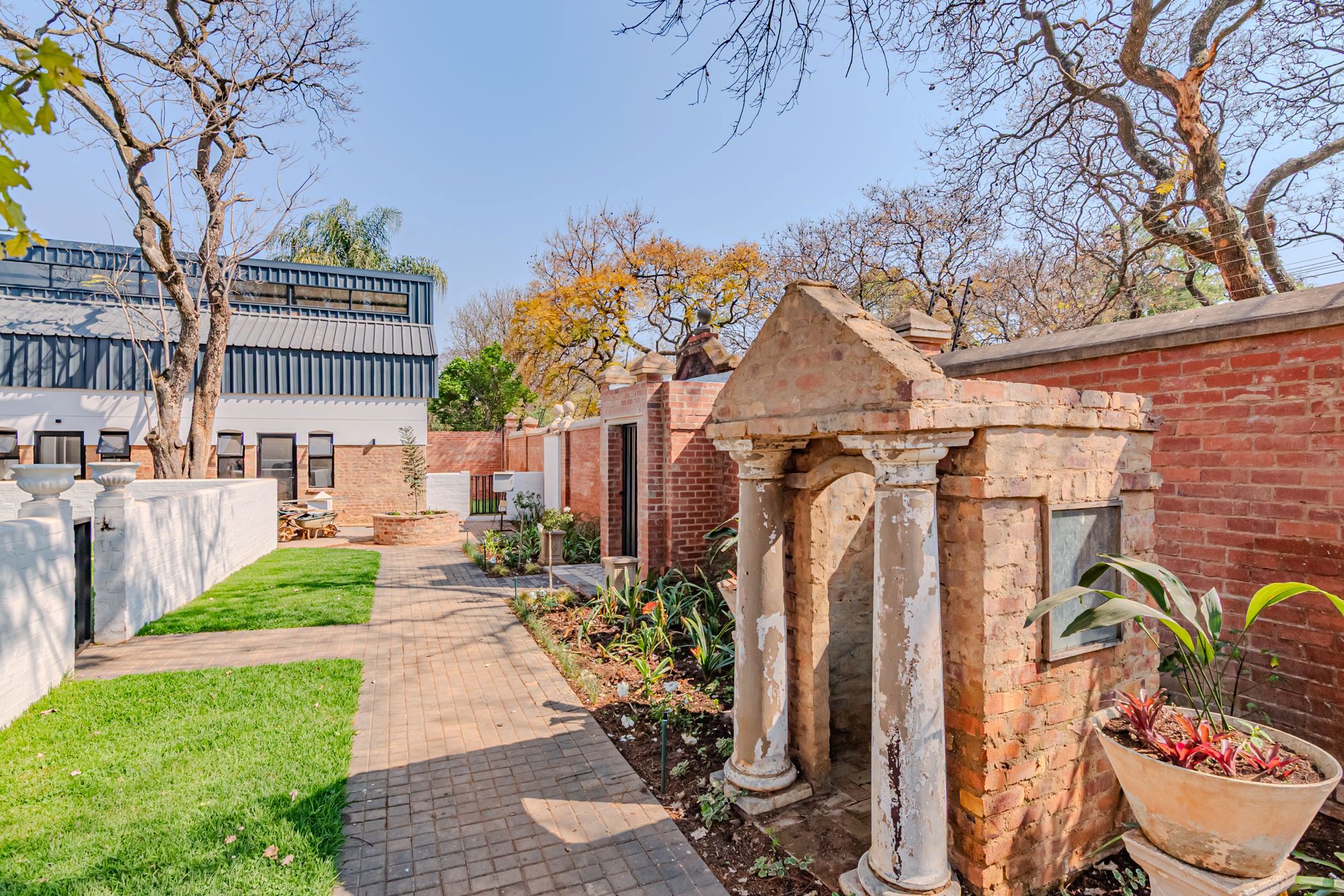 Cluster to rent in Brooklyn, Pretoria East - PTL1711774
