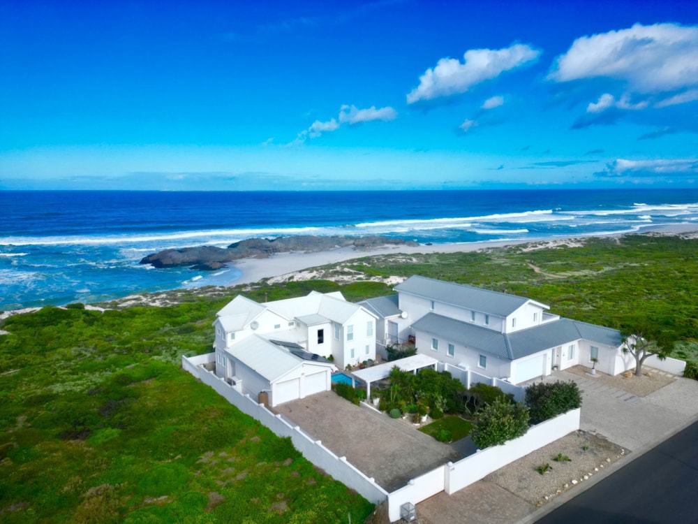 Double-storey house for sale in Yzerfontein - LA1712958 Double-storey house for sale in Yzerfontein - LA1712958