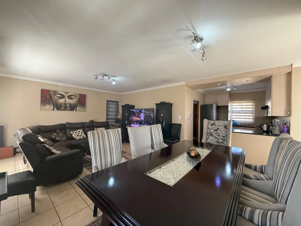 Double-storey house for sale in Vanderbijlpark SE 8 - 1VT1714840 Double-storey house for sale in Vanderbijlpark SE 8 - 1VT1714840