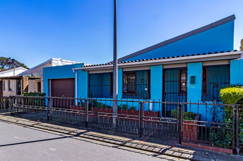 House for sale in Cloetesville - ST1713836