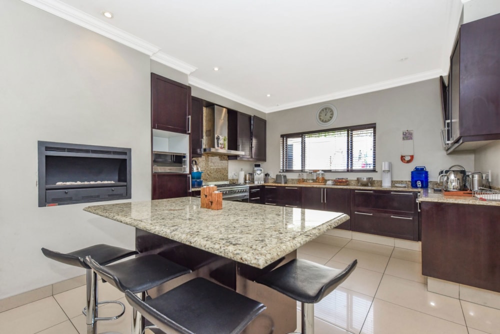 Cluster for sale in Bryanston - HP1716216 Cluster for sale in Bryanston - HP1716216