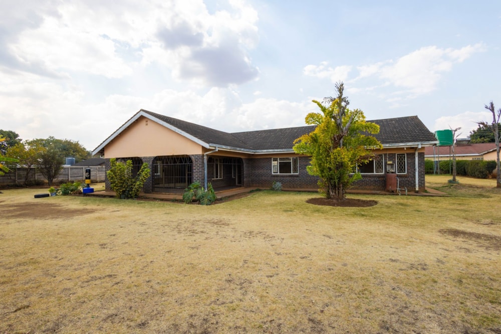 House for sale in Borrowdale West, Zimbabwe - 3ZB1714335