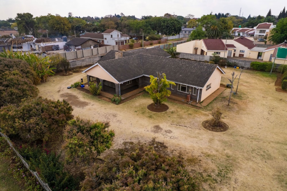 House for sale in Borrowdale West, Zimbabwe - 3ZB1714335