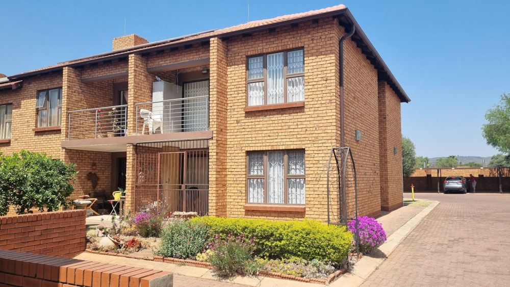 Retirement apartment for sale in Willow Park Manor - PT1712553