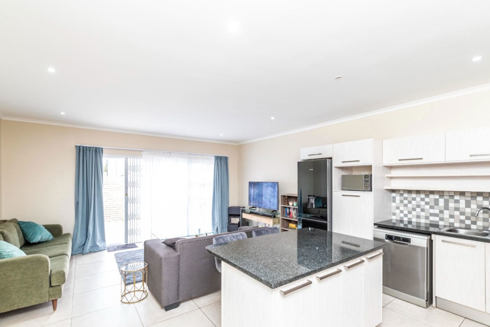 Townhouse for sale in Beacon Bay - 1EZ1712711 Townhouse for sale in Beacon Bay - 1EZ1712711