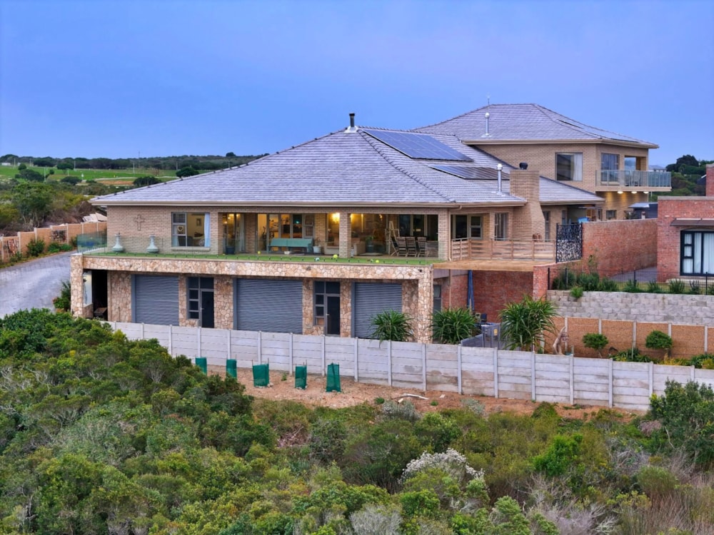 House for sale in Stilbaai West - 1SR1712735