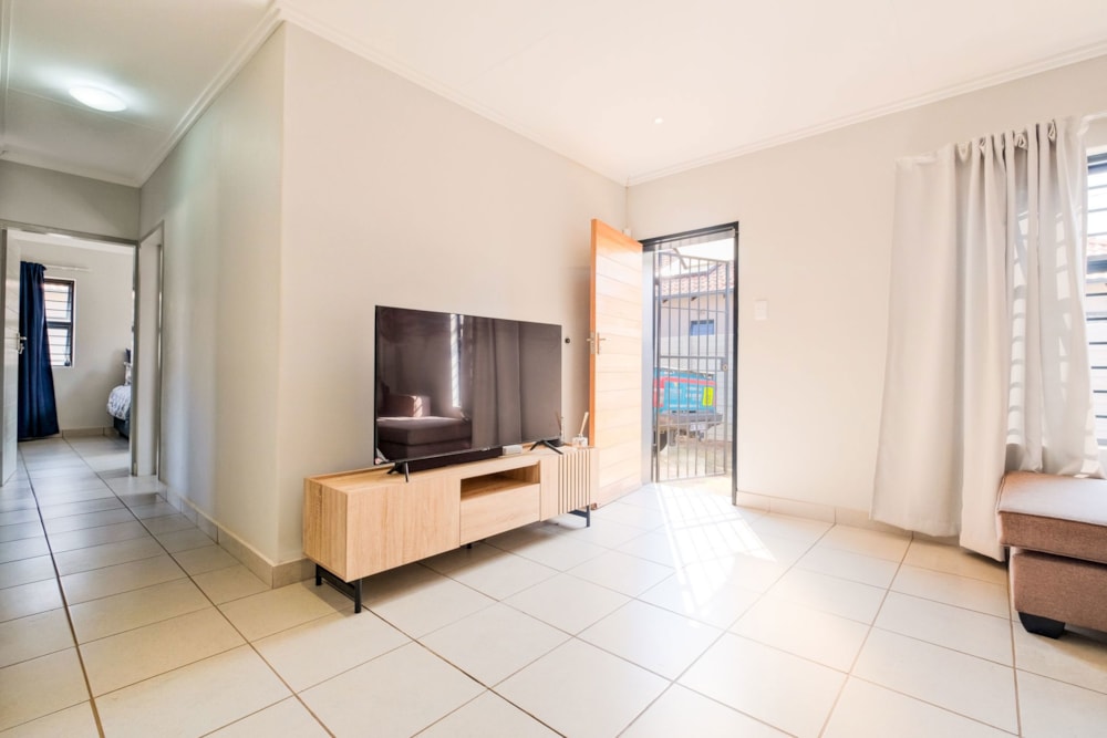 House for sale in Protea Glen - RDT1713056