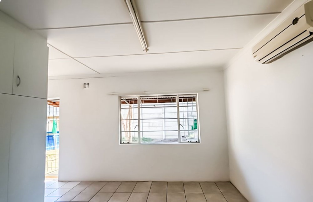 Garden cottage to rent in Lemoenkloof - TKL1713085 Garden cottage to rent in Lemoenkloof - TKL1713085