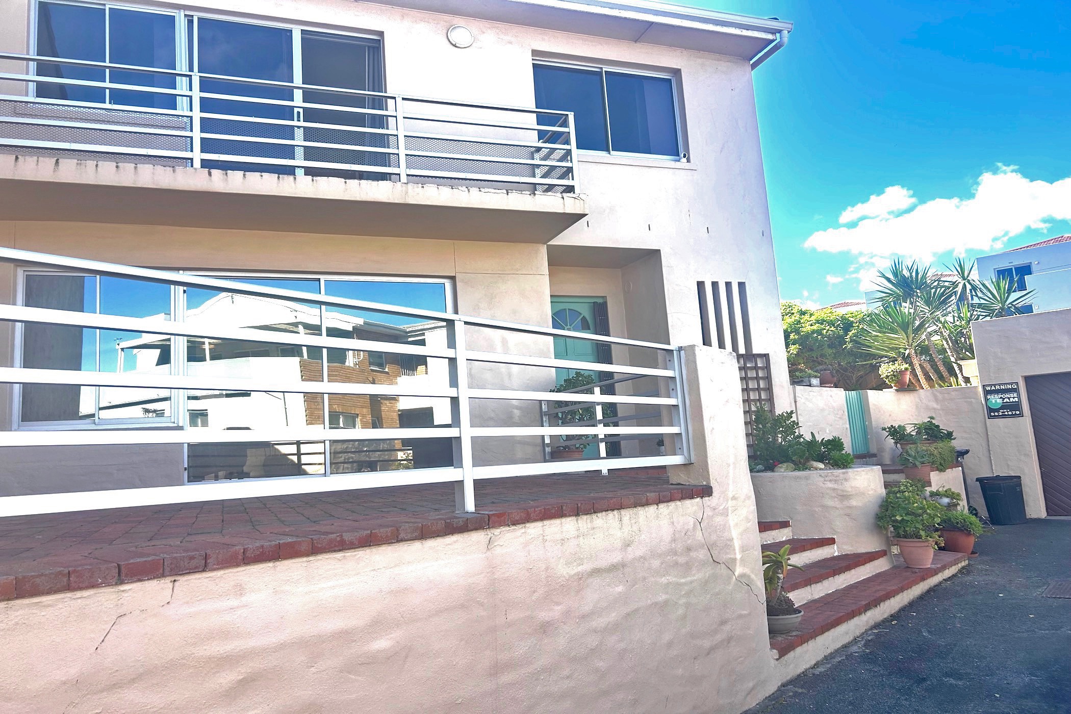 Townhouse to rent in West Beach, Blouberg - 1TV1713162