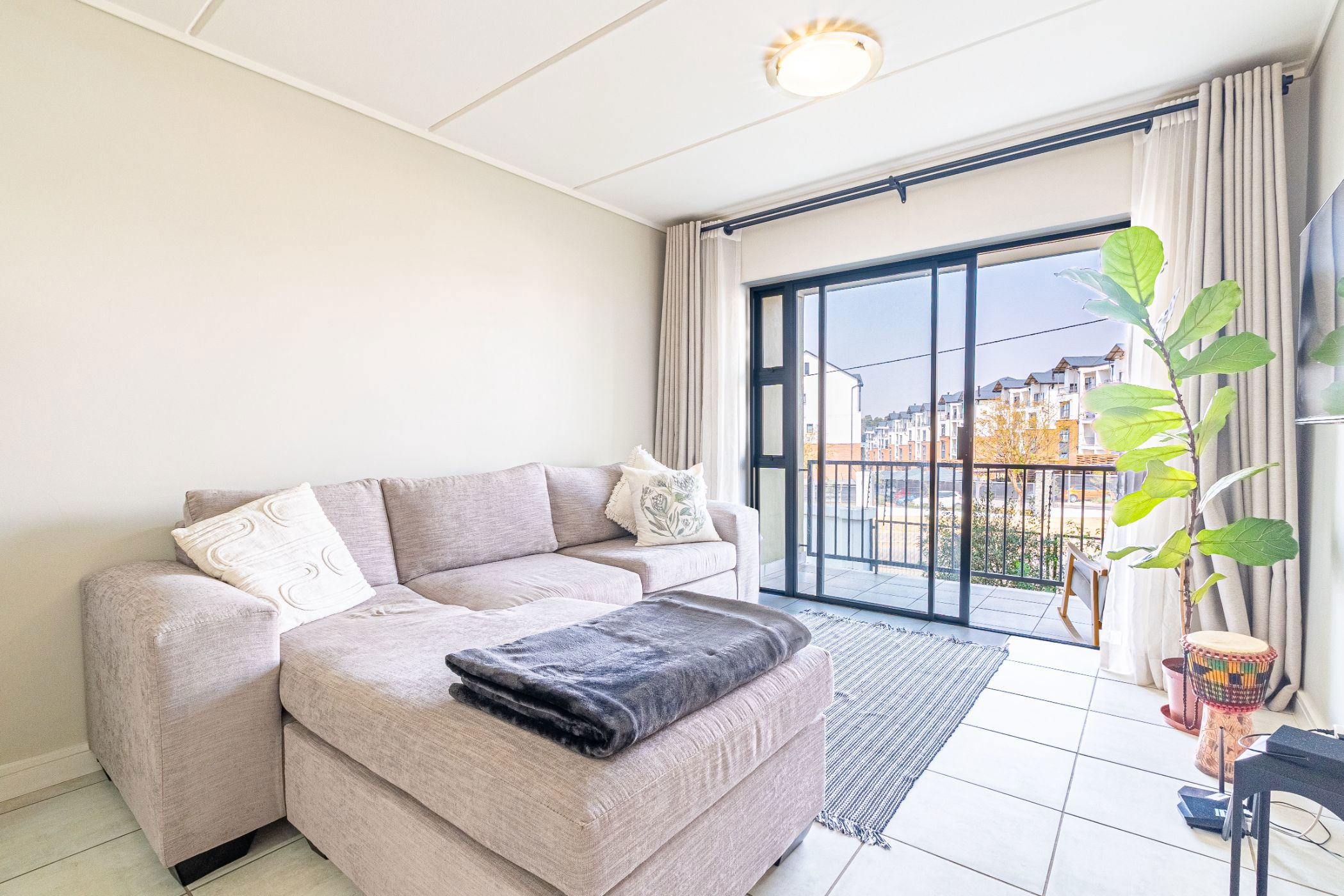 Apartment for sale in Linbro Park AH - HP1713172