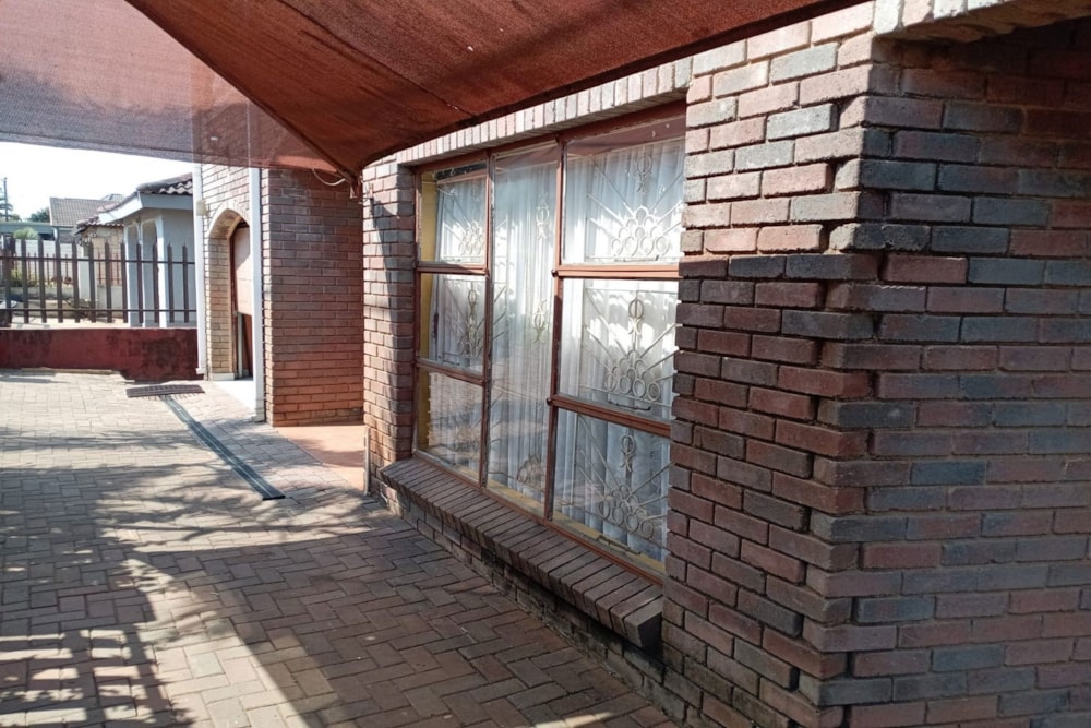 Double-storey house for sale in Hillsview - 1WR1713467