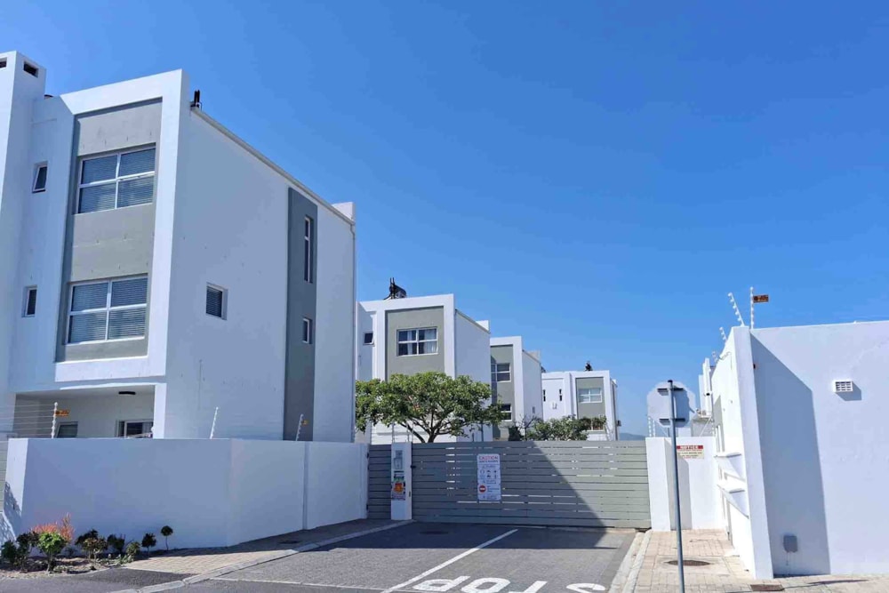 Security complex home sold in Parklands North - 1TV1713715 Security complex home sold in Parklands North - 1TV1713715