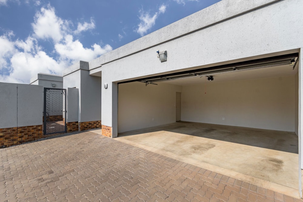 House for sale in Fontainebleau - RAN1713605 House for sale in Fontainebleau - RAN1713605